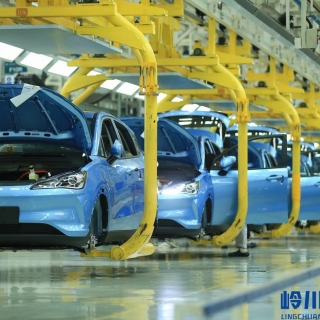 汽车总装流水线